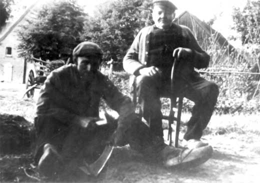 Bernard Winterberg (links) und Schäfer Hermann Klimse 1933